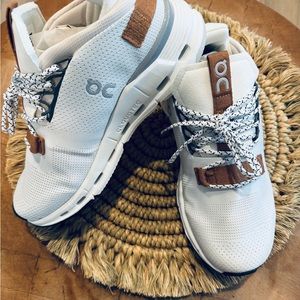 Women’s size 8 Cloud X Sneakers Pearl/ Beige